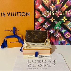 *NEW* 🇫🇷 Louis Vuitton Monogram Key Pouch 🇫🇷